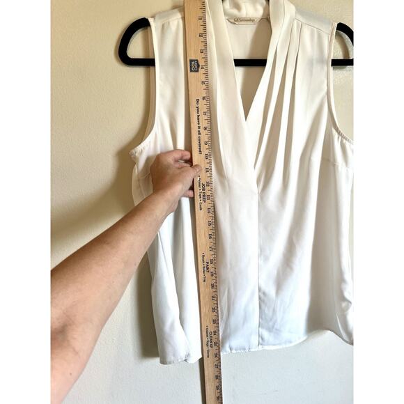 Soft Surroundings Pleated Blouse Tank Top Size Medium White Office Business - Picture 6 of 8
